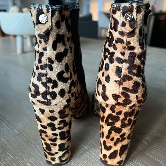 Sam Edelman booties. Leopard print. Size 6 - Picture 3 of 6